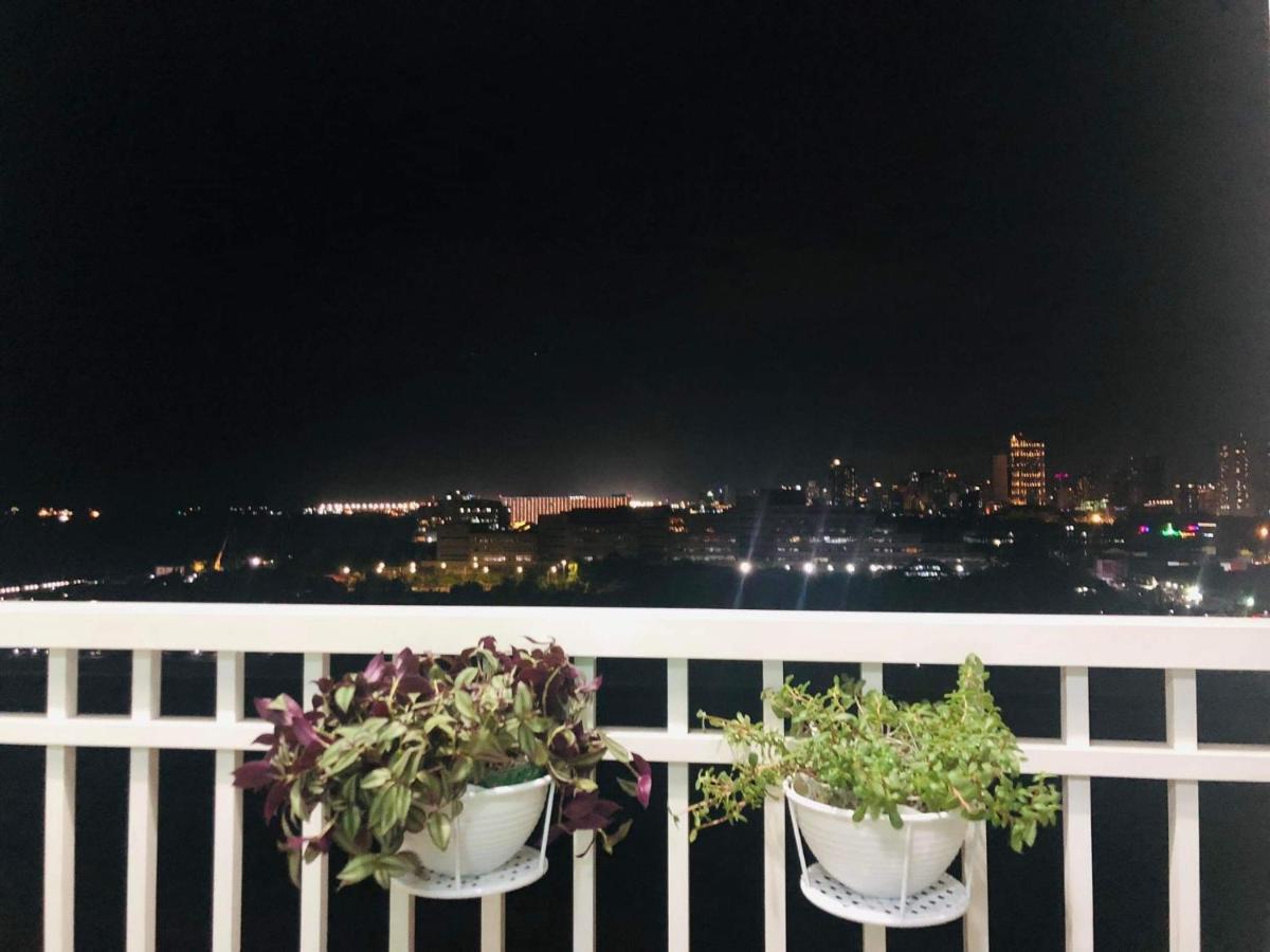 Ebony'S Place At Shore Residences Манила Экстерьер фото